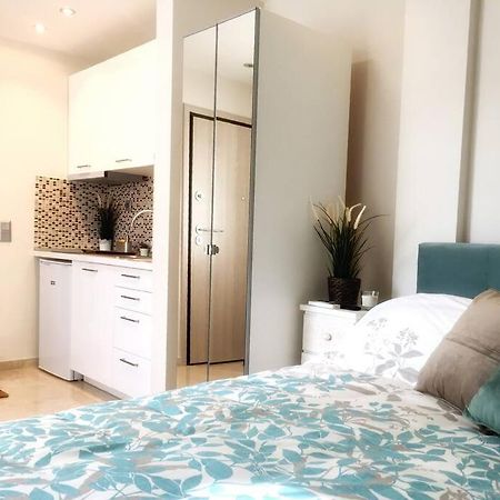 Emerald Mini Suite:Your Deluxe Studio In Kalamaria 塞萨洛尼基 外观 照片