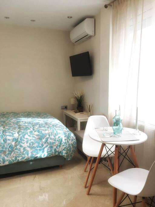 Emerald Mini Suite:Your Deluxe Studio In Kalamaria 塞萨洛尼基 外观 照片