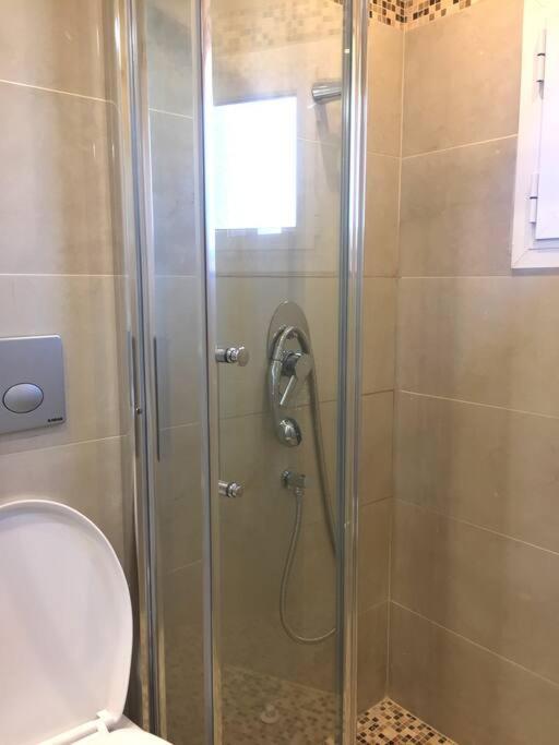 Emerald Mini Suite:Your Deluxe Studio In Kalamaria 塞萨洛尼基 外观 照片